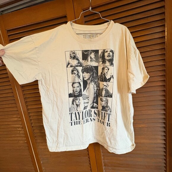 Taylor Swift Eras Tour Authentic White Concert Tee Size L - Picture 1 of 4